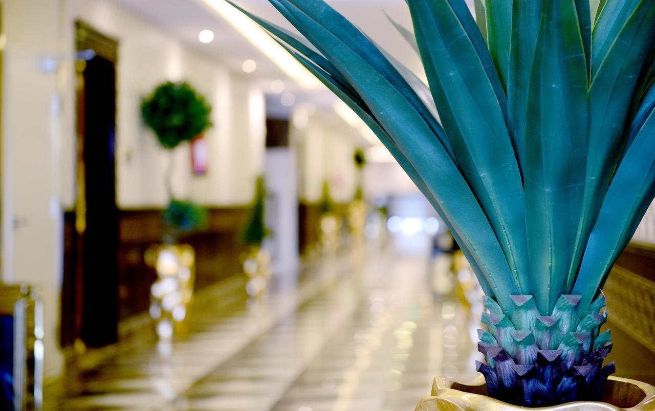 ראיס Marina Hotel מראה חיצוני תמונה