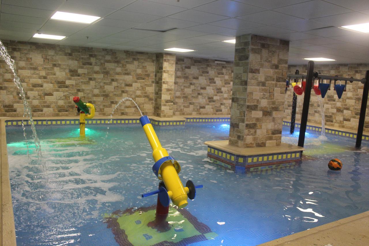 ראיס Marina Hotel מראה חיצוני תמונה